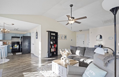 Charlotte Casa | Cozy Home for Entire Family
