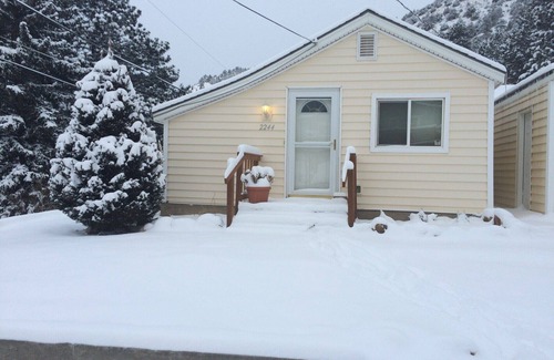 Idaho Springs Casa | Cozy home - Idaho Springs west of Denver walking distance to historic downtown.