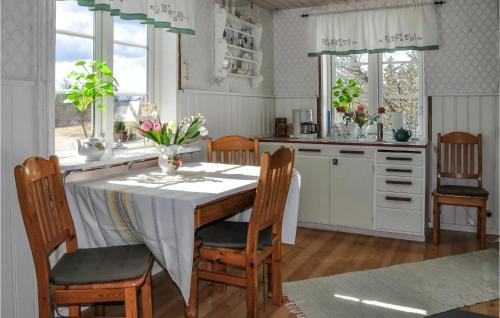 Arjang Casa | Cozy Home In Årjäng With Kitchen