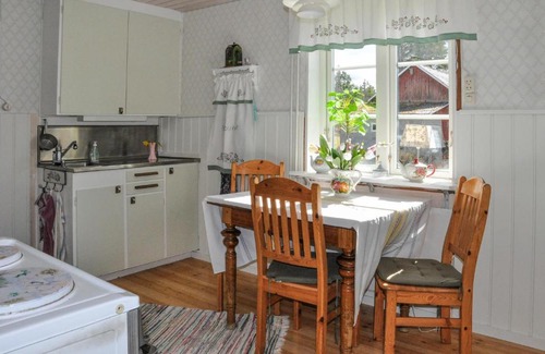 Arjang Casa | Cozy Home In Årjäng With Kitchen