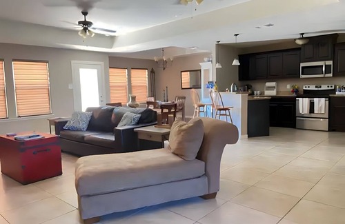 Amistad National Recreational Area Casa | Cozy home in airport area