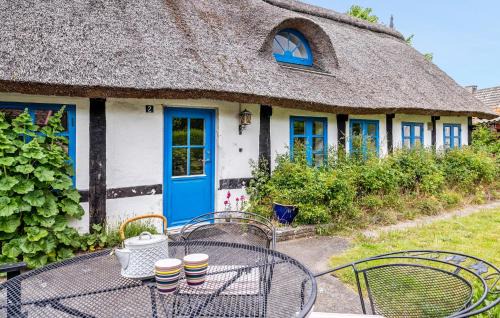 Tejn Casa | Cozy Home In Allinge With Kitchen