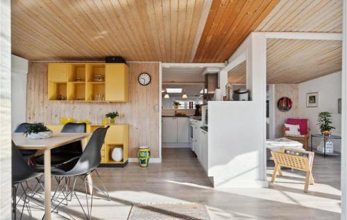 Bjert Casa | Cozy Home In Bjert With Wifi