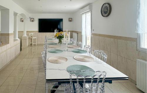 Blois Casa | Cozy Home In Blois With Wifi