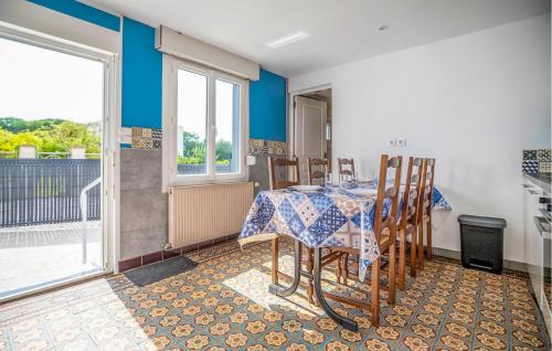 Eperlecques Casa | Cozy Home In Eperlecques With Wifi