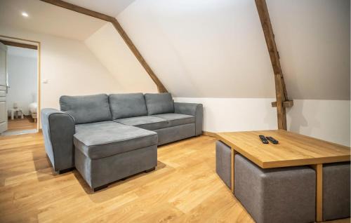 Eperlecques Casa | Cozy Home In Eperlecques With Wifi