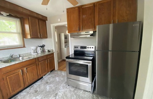 Harper Woods Casa | Cozy Home in Harper Woods 15’from Downtown Detroit