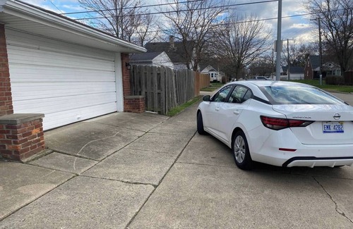 Harper Woods Casa | Cozy Home in Harper Woods 15’from Downtown Detroit