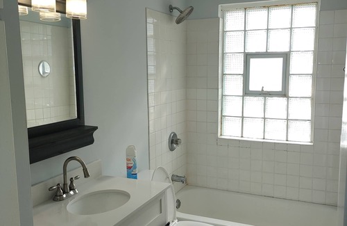 Fullersburg Casa | Cozy Home in Historic Hinsdale IL 30 minutes from Downtown Chicago