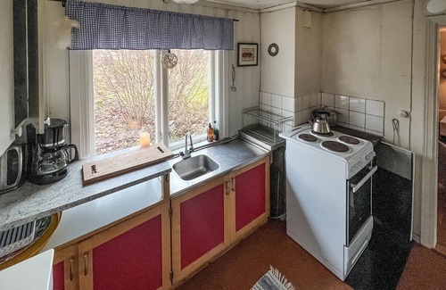 Hokerum Casa | Acogedora casa en Hökerum con cocina