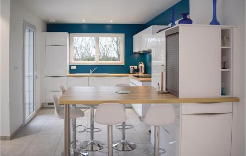 Matignon Casa | Cozy Home In Matignon With Wifi