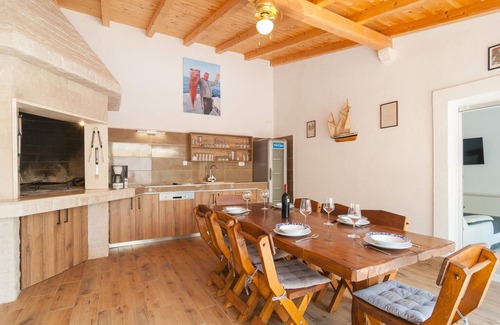 Cove Osibova (Milna) Casa | Acogedora casa en Milna con WiFi