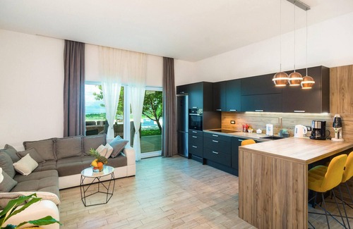 Jelsa Casa | Acogedora casa en Poljica con sauna