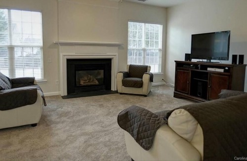 Charlotte Casa | Cozy home in private community