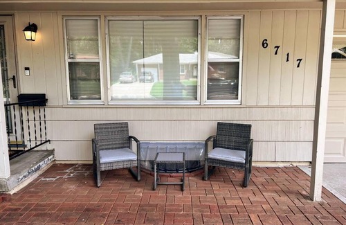 Overland Park Casa | Cozy home in quiet Overland Park neighborhood