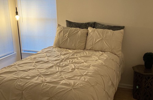 Arlington Casa | Cozy Home in Quiet, Safe Neighborhood