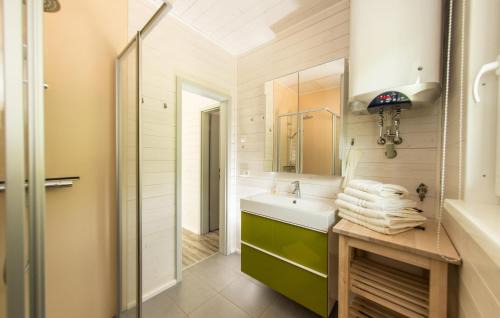 Ruhla Casa | Cozy Home In Ruhla With Kitchen