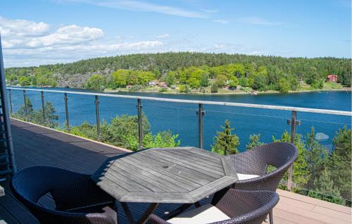 Saltsjobaden Casa | Cozy Home In Saltsjöbaden With Sauna