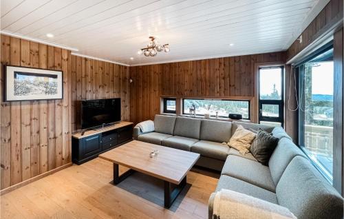Sjusjoen Casa | Cozy Home In Sjusjøen With Kitchen