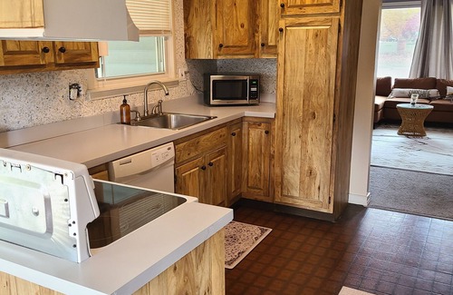 Livonia Casa | Cozy home in the heart of Metro Detroit