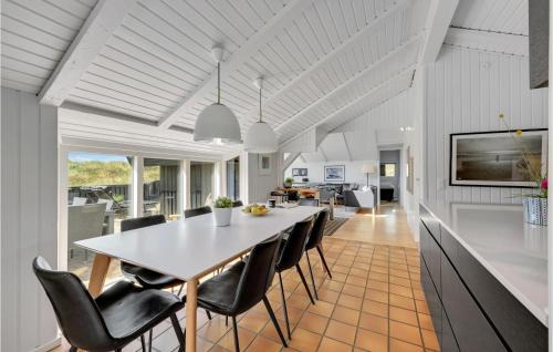 Vejers Strand Casa | Cozy Home In Vejers Strand With Outdoor Swimming Pool