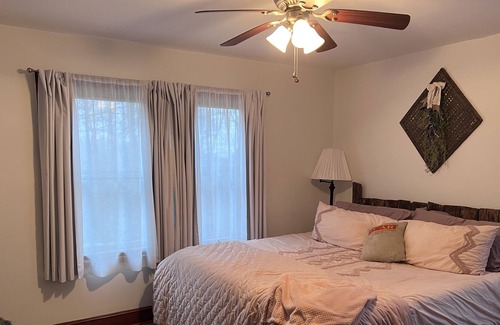 Little Switzerland Casa | Cozy home just off the Blue Ridge Parkway in Little Switzerland