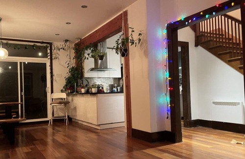 Montreal Casa | Cozy home Montreal-West/Ville st Pierre with wood fireplace!!!