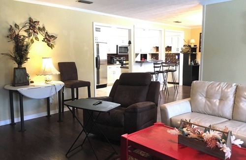 Northside Casa | Cozy home near airport and zoo, pet-friendly