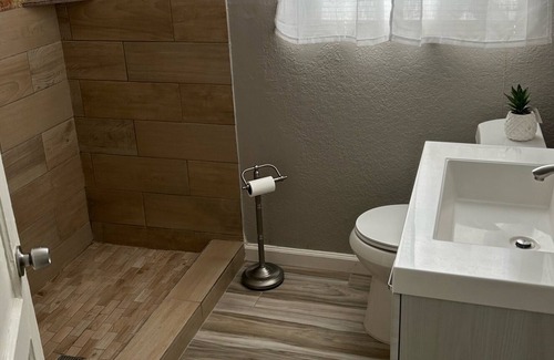 Houston Otro | Cozy Home near Downtown Houston and Hobby Airport