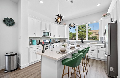 Riverside Terrace Casa | Cozy Home Near MedCenter, Uptown, & Downtown