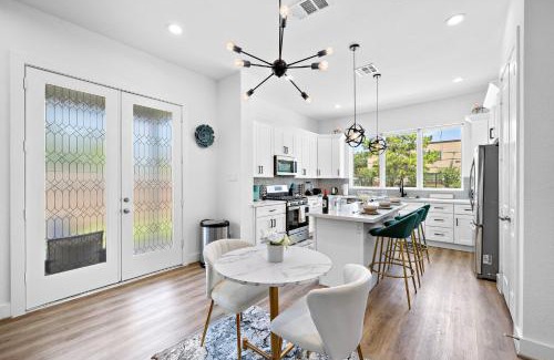 Riverside Terrace Casa | Cozy Home Near MedCenter, Uptown, & Downtown