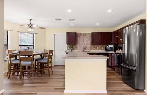 Parkwood Casa | Cozy Home Near Six Flags/Medical/Seaworld
