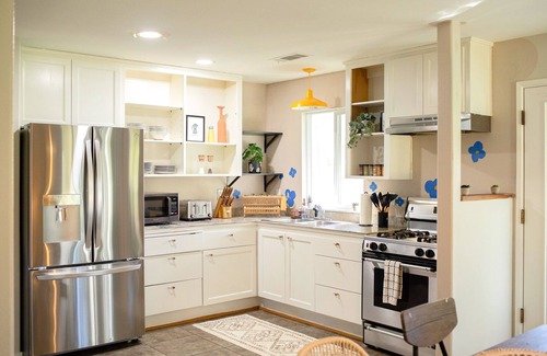 Mariposa Casa | Cozy Home on 5-acre land with a River and Office!