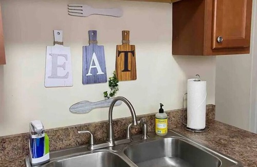 Waukegan Apartamento | Cozy home perfect for families - Near Naval Base!