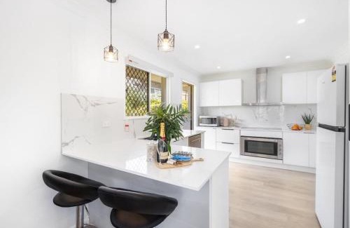 Indooroopilly Casa | Cozy Home Prime Spot and Near Shops