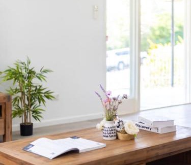 Indooroopilly Casa | Cozy Home Prime Spot and Near Shops