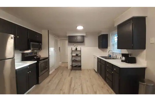 Overland Park Casa | Cozy home, Quiet, Safe, WI-FI, Pet Friendly