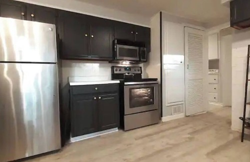 Overland Park Casa | Cozy home, Quiet, Safe, WI-FI, Pet Friendly