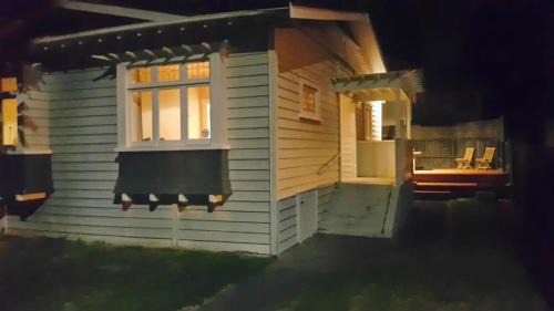 Hillsborough Casa | Cozy Home Stay at Hillsborough Road - Auckland City