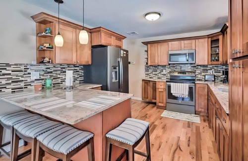 Long Pond Cabina | Cozy Home w/ Game room Poconos! camelback Kalahari