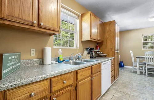 St. Martin Casa | Cozy Home w/ Pool near Beaches Sleeps 8