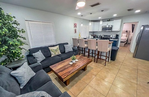 Downtown Phoenix Casa | Cozy Home w/Yard & Outdoor Kitchen 5 min. Drive to Downtown & Airport