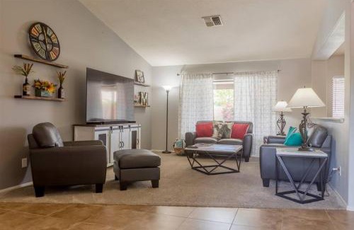 East Mesa Casa | Cozy home with pool, fire table, BBQ, RV parking