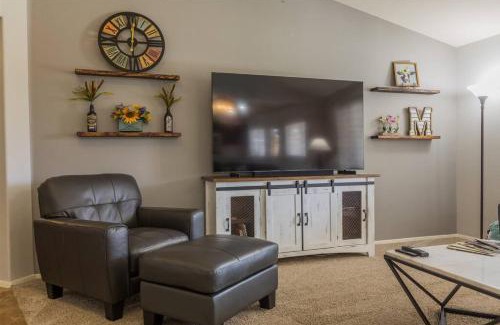 East Mesa Casa | Cozy home with pool, fire table, BBQ, RV parking