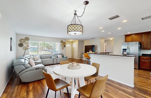 Bradenton Casa | Cozy home with private pool, lanai, and washer & dryer