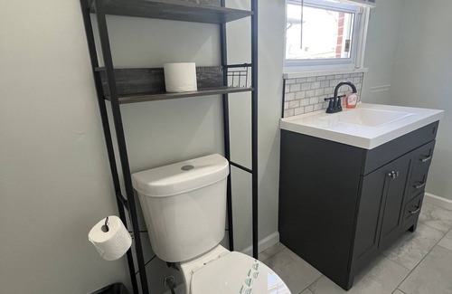 Dearborn Heights Casa | Cozy Home with Private Office!