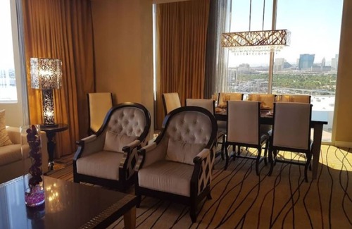 Las Vegas Apartamento | Cozy hotel suite in brilliant Las Vegas with spectacular views and luxury living