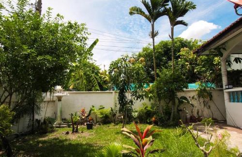 Phra Khanong Nuea Casa | Cozy House 2BR BTS Ekkamai