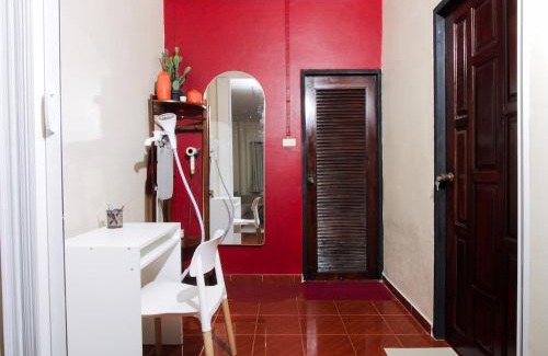 Phra Khanong Nuea Casa | Cozy House 2BR BTS Ekkamai