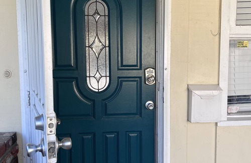 Southwest Anaheim Casa | Cozy house 3Beds, 2 Baths, Swiming Pool near Disney Land